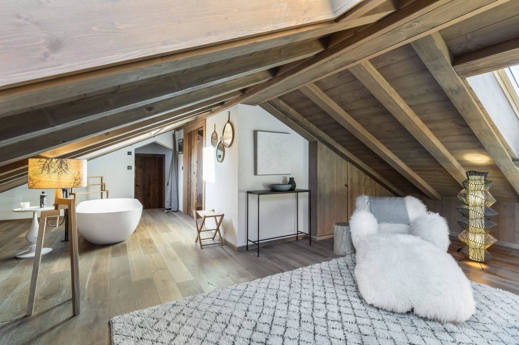 Chalet individuel avec jacuzzi extérieur – 5 chambres – 12 voyageurs – 340 m²