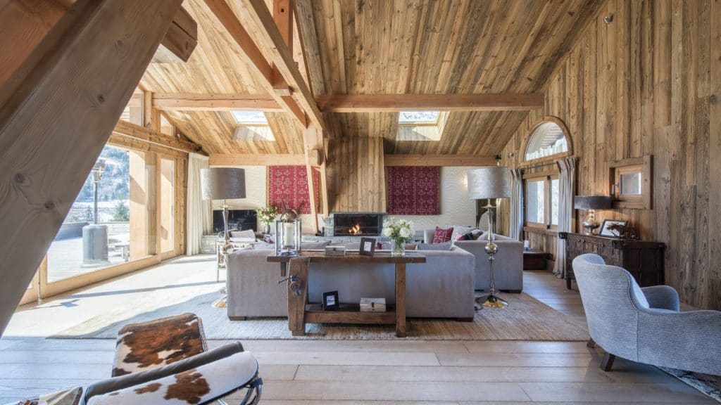 Chalet individuel avec hammam, jacuzzi extérieur, piscine extérieure privée chauffée, salles de massage, de sport et de jeux – 6 chambres – 12 voyageurs – 600 m²