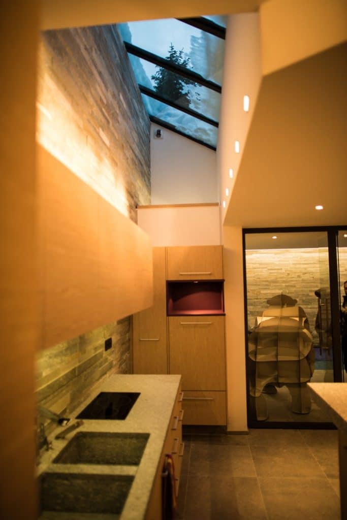 Chalet individuel de luxe avec hammam, piscine intérieure privée chauffée, sauna, salles de massage, de sport et de cinéma – 7 chambres – 14 voyageurs – 500 m²