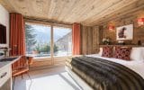 Chalet individuel avec hammam, jacuzzi extérieur, piscine extérieure privée chauffée, salles de massage, de sport et de jeux – 6 chambres – 12 voyageurs – 600 m²