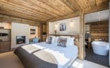 Chalet individuel avec hammam, jacuzzi extérieur, piscine extérieure privée chauffée, salles de massage, de sport et de jeux – 6 chambres – 12 voyageurs – 600 m²