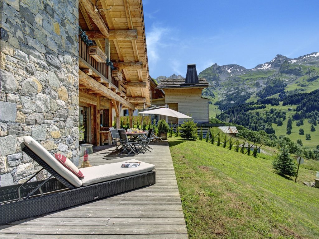 Chalet individuel avec jacuzzi intérieur et sauna – 5 chambres – 10 voyageurs – 185 m²