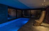 Chalet individuel de luxe avec hammam, piscine intérieure privée chauffée, sauna, salles de massage, de sport et de cinéma – 7 chambres – 14 voyageurs – 500 m²
