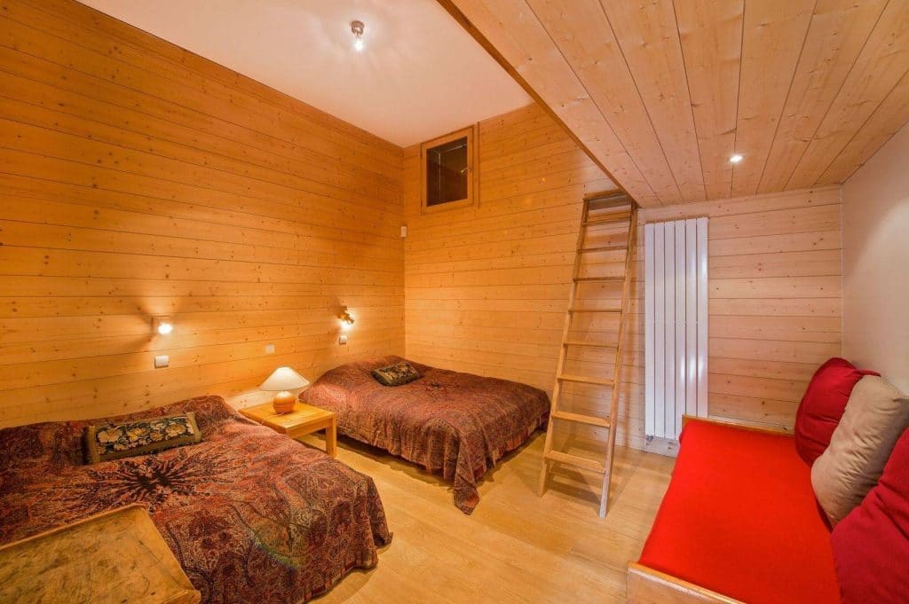 Chalet individuel avec accès direct aux pistes de ski – 6 chambres – 12 voyageurs – 300 m²