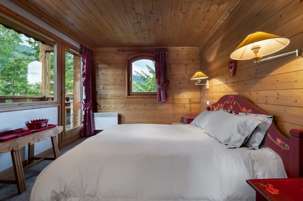 Chalet individuel avec hammam, jacuzzi extérieur, salle de massage – 7 chambres – 15 voyageurs – 320 m²