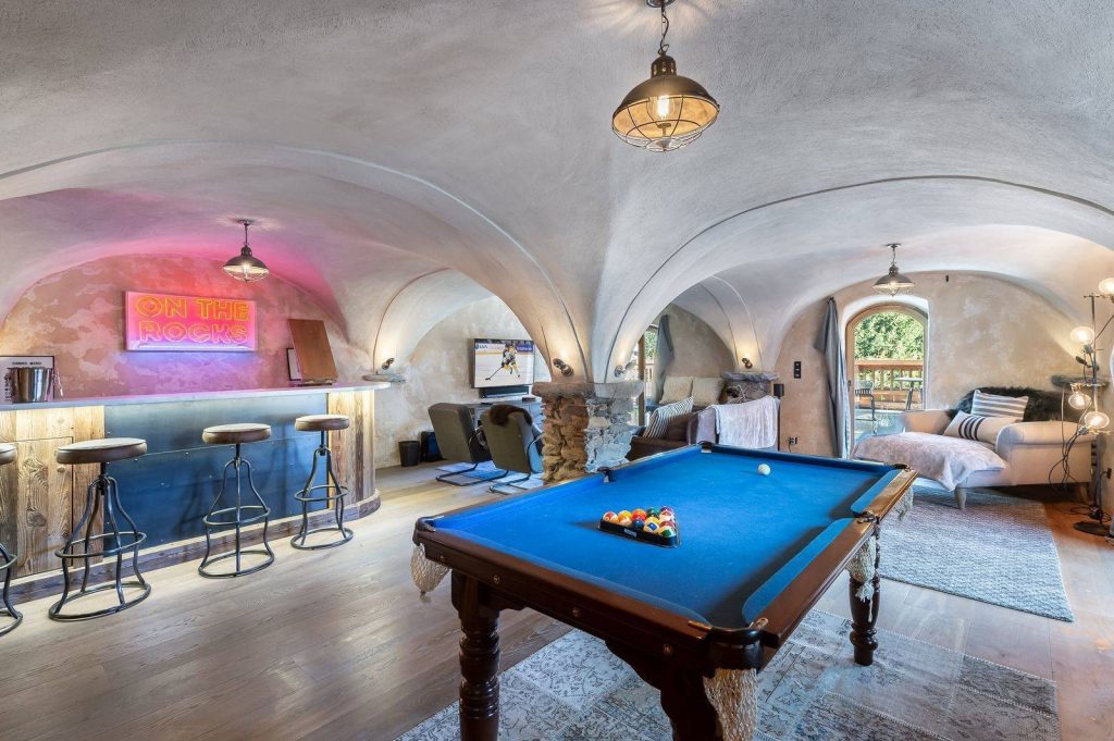 Chalet individuel avec jacuzzi extérieur – 5 chambres – 12 voyageurs – 340 m²