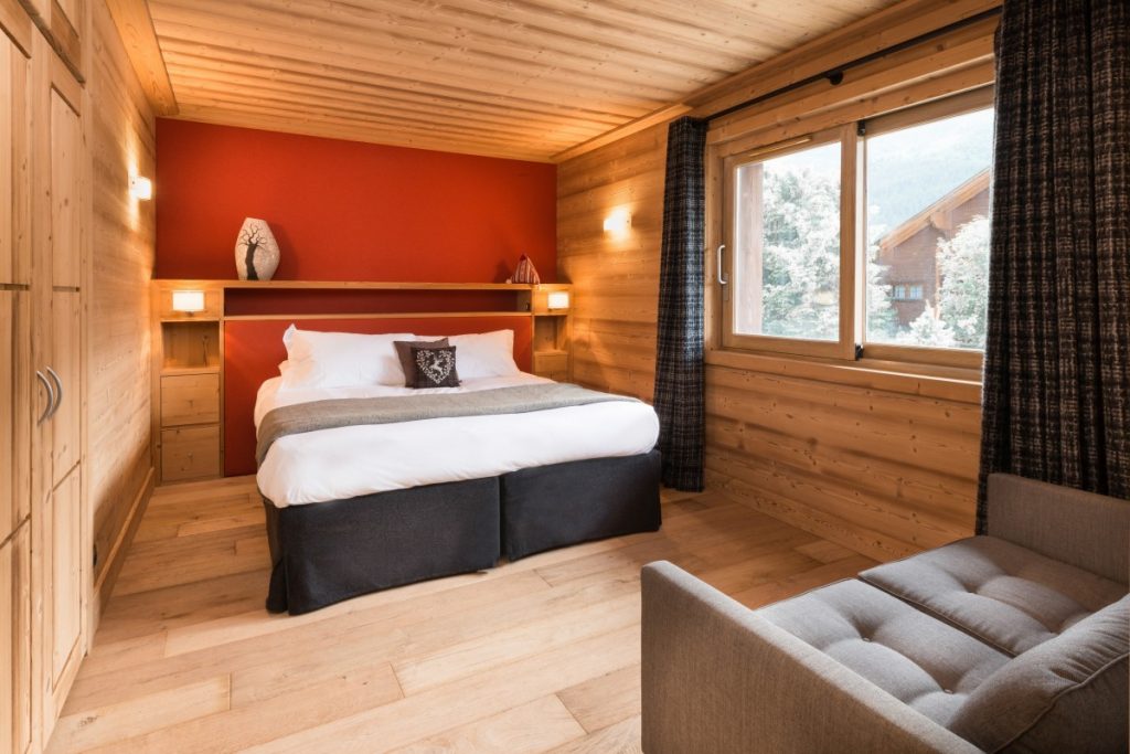 Chalet individuel avec salle de cinéma, jacuzzi extérieur – 7 chambres – 14 voyageurs – 230 m²