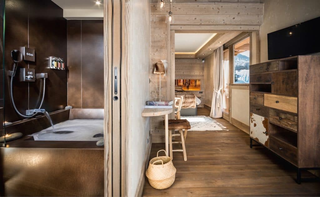 Chalet luxe avec hammam, piscine intérieure privée chauffée, sauna, salles de massage, de sport et de cinéma  – 7 chambres – 20 voyageurs – 1100 m²