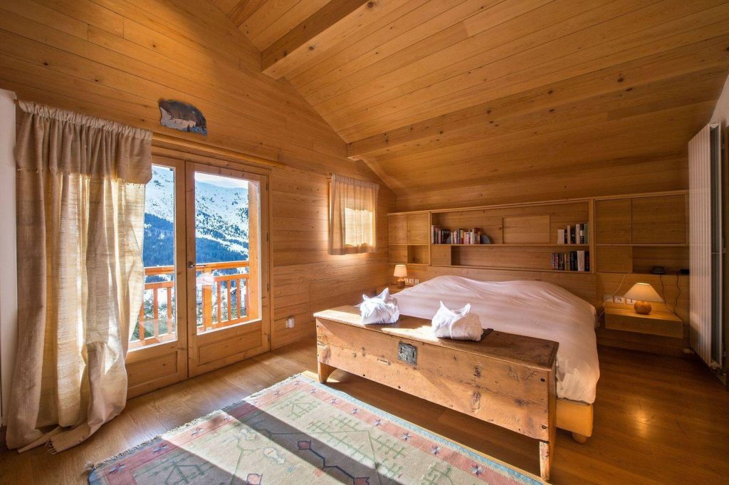 Chalet individuel avec accès direct aux pistes de ski – 6 chambres – 12 voyageurs – 300 m²