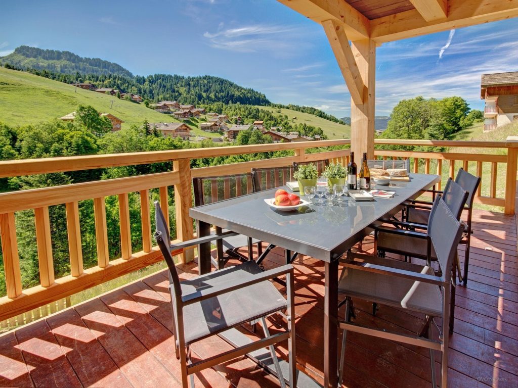 Chalet mitoyen avec jacuzzi extérieur et home cinéma – 4 chambres – 11 voyageurs – 150 m²