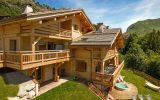 Chalet mitoyen avec jacuzzi extérieur et home cinéma – 4 chambres – 11 voyageurs – 150 m²
