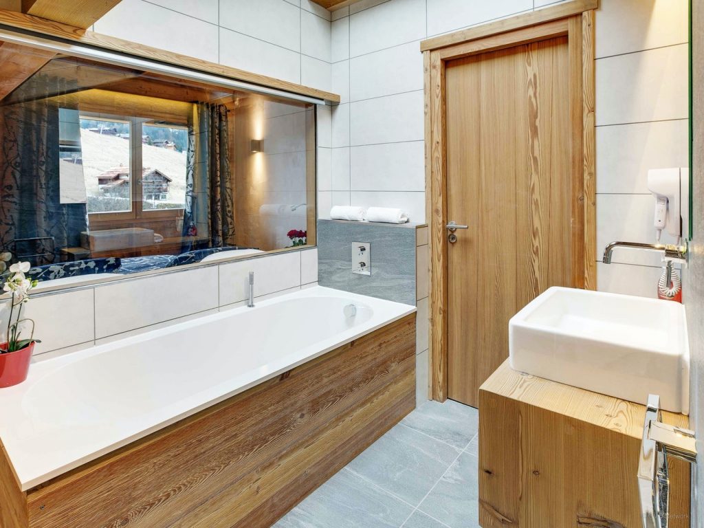 Chalet mitoyen avec jacuzzi extérieur et home cinéma – 5 chambres – 16 voyageurs – 220 m²
