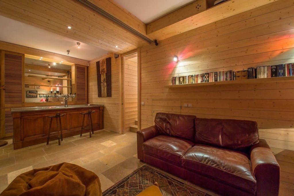Chalet individuel avec accès direct aux pistes de ski – 6 chambres – 12 voyageurs – 300 m²