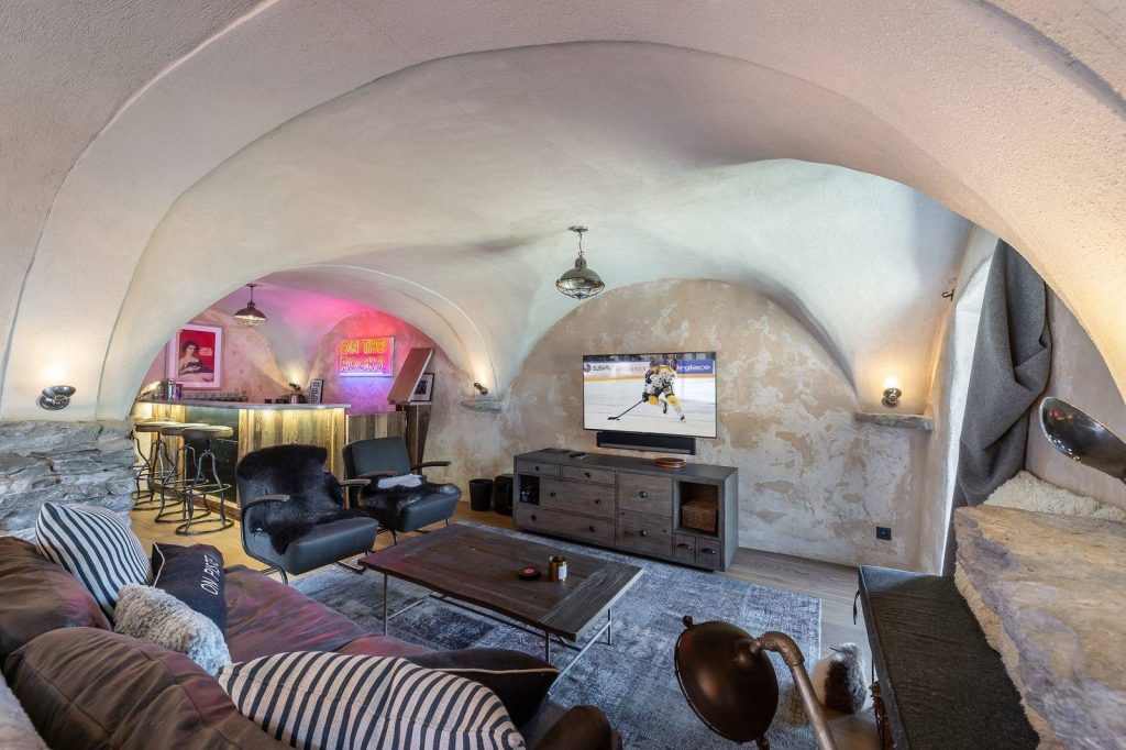 Chalet individuel avec jacuzzi extérieur – 5 chambres – 12 voyageurs – 340 m²