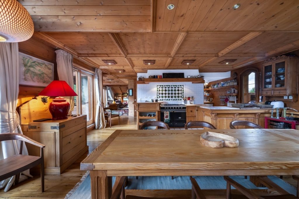 Chalet individuel avec hammam, jacuzzi extérieur, salle de massage – 7 chambres – 15 voyageurs – 320 m²