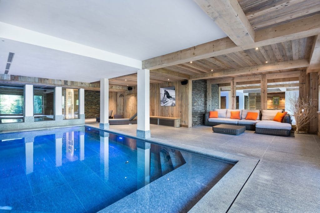 Chalet luxe avec hammam et piscine intérieure chauffée – 6 chambres – 14 voyageurs – 660 m²