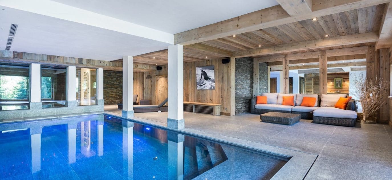 Chalet luxe avec hammam et piscine intérieure chauffée – 6 chambres – 14 voyageurs – 660 m²