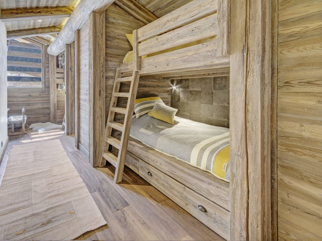 Chalet individuel avec piscine intérieure privée chauffée et sauna – 5 chambres – 14 voyageurs – 355 m²