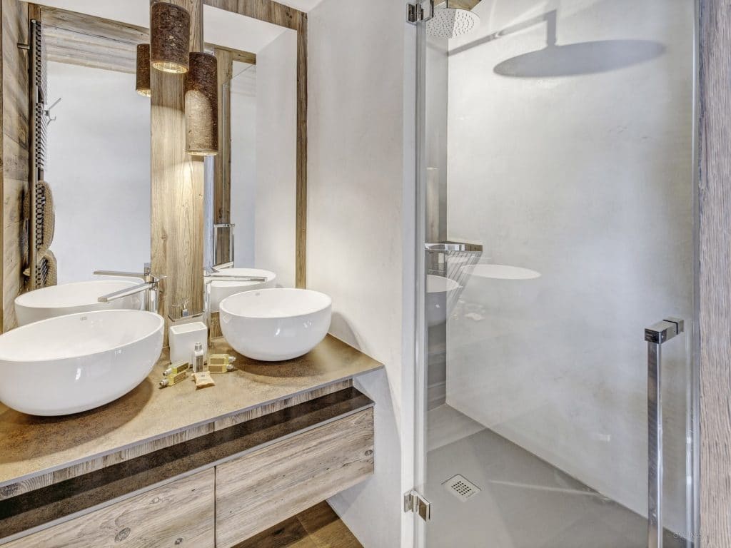 Chalet individuel avec piscine intérieure privée chauffée et sauna – 5 chambres – 14 voyageurs – 355 m²