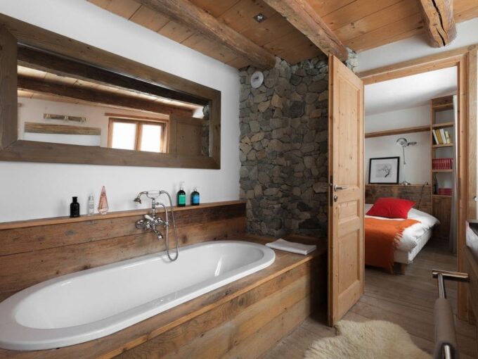 Chalet individuel avec jacuzzi extérieur et sauna – 7 chambres – 12 voyageurs – 230 m²