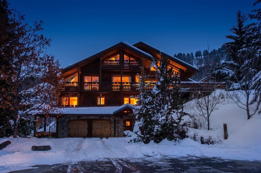Chalet individuel avec hammam, jacuzzi extérieur, salle de massage – 7 chambres – 15 voyageurs – 320 m²