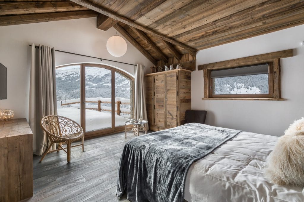 Chalet luxe avec hammam et piscine intérieure chauffée – 6 chambres – 14 voyageurs – 660 m²