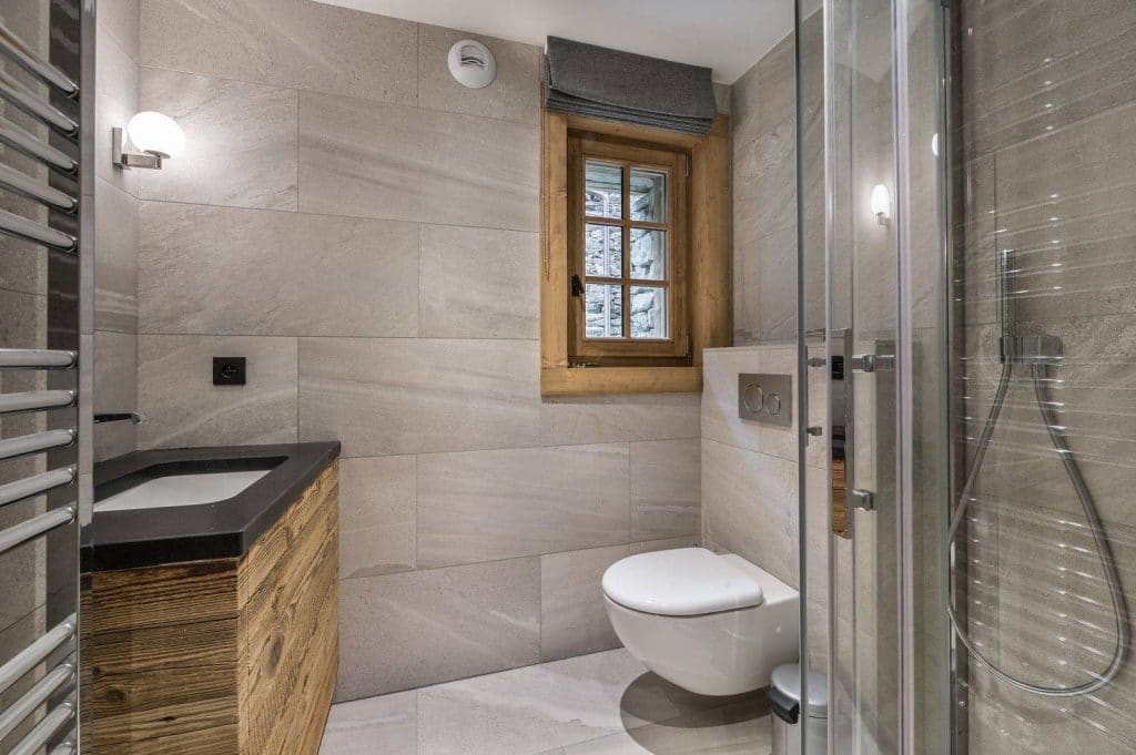 Chalet individuel avec jacuzzi extérieur – 5 chambres – 12 voyageurs – 340 m²