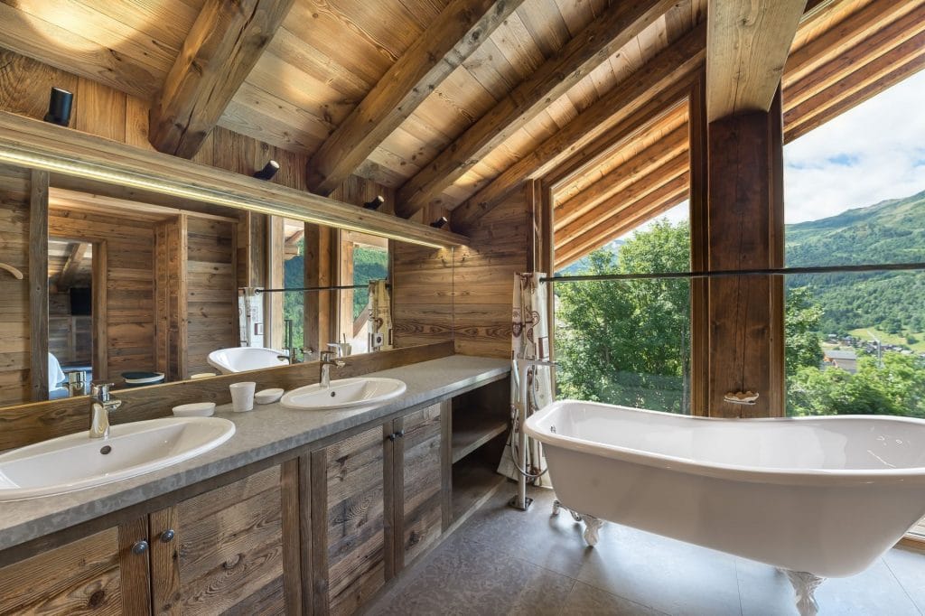 Chalet luxe avec hammam et piscine intérieure chauffée – 6 chambres – 14 voyageurs – 660 m²