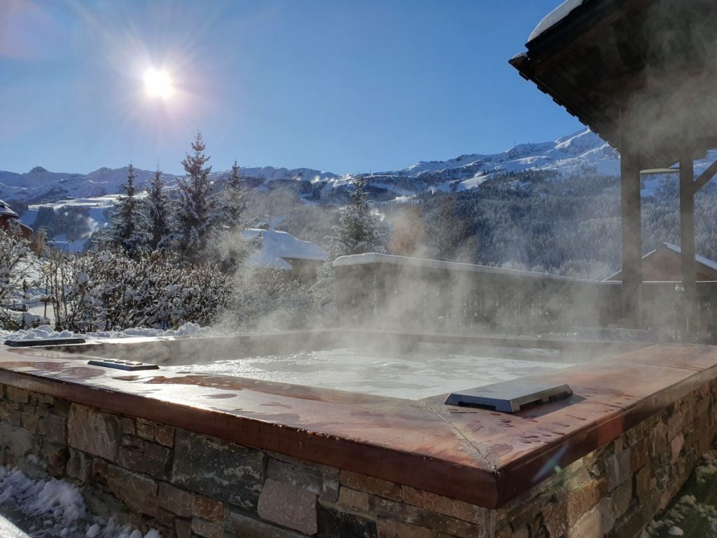 Chalet individuel avec salle de cinéma, jacuzzi extérieur – 7 chambres – 14 voyageurs – 230 m²