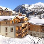 Chalet mitoyen avec accès direct aux pistes de ski – 4 chambres – 10 voyageurs – 130 m²