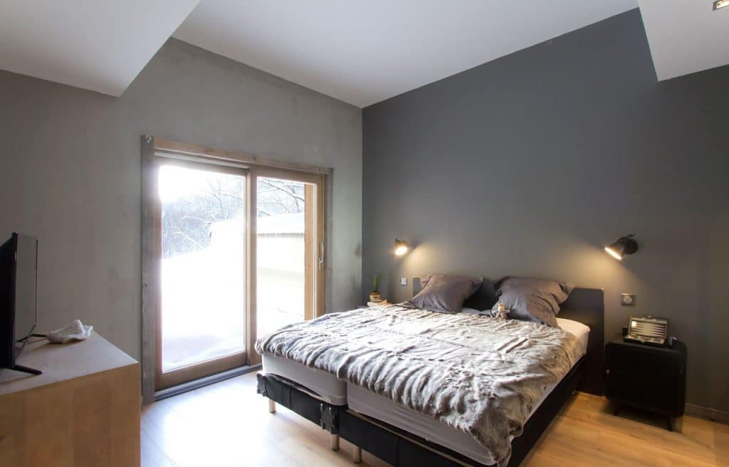 Chalet mitoyen avec accès direct aux pistes de ski – 5 chambres – 12 voyageurs – 230 m²