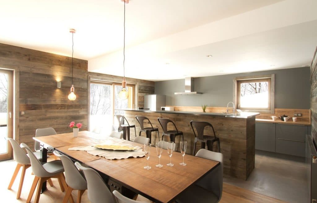 Chalet mitoyen avec accès direct aux pistes de ski – 5 chambres – 12 voyageurs – 230 m²