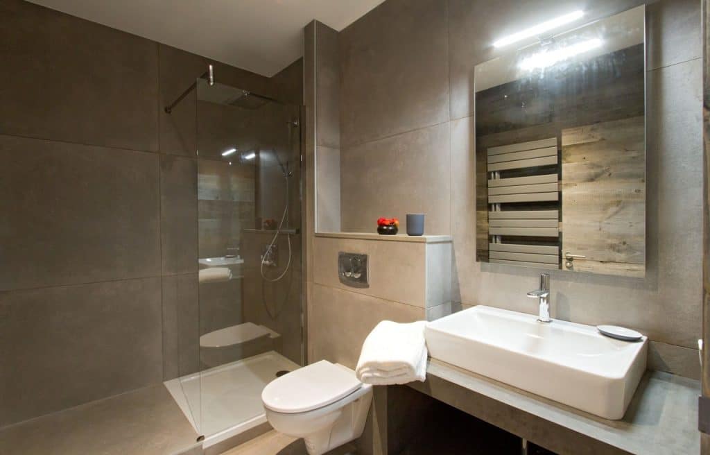 Chalet mitoyen avec accès direct aux pistes de ski – 5 chambres – 12 voyageurs – 230 m²