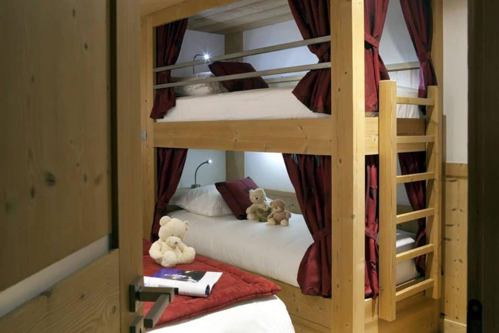 Chalet luxe avec jacuzzi intérieur, sauna, piscine intérieure chauffée – 8 chambres – 22 voyageurs – 270 m²