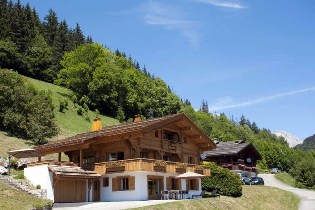 Chalet luxe avec jacuzzi intérieur, sauna, piscine intérieure chauffée – 8 chambres – 22 voyageurs – 270 m²