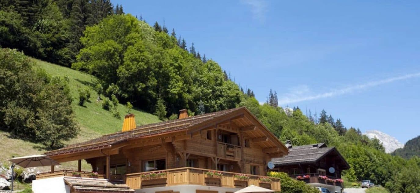 Chalet luxe avec jacuzzi intérieur, sauna, piscine intérieure chauffée – 8 chambres – 22 voyageurs – 270 m²