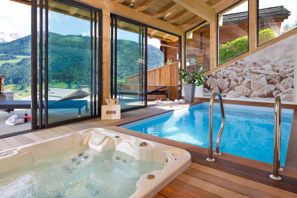 Chalet luxe avec jacuzzi intérieur, sauna, piscine intérieure chauffée – 8 chambres – 22 voyageurs – 270 m²