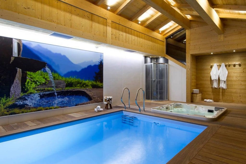 Chalet luxe avec jacuzzi intérieur, sauna, piscine intérieure chauffée – 8 chambres – 22 voyageurs – 270 m²