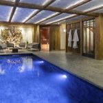 Chalet individuel luxe avec piscine intérieure chauffée et sauna – 6 chambres – 18 voyageurs – 500 m²