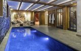Chalet individuel luxe avec piscine intérieure chauffée et sauna – 6 chambres – 18 voyageurs – 500 m²