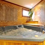 Chalet mitoyen avec jacuzzi, salle de sport, sauna – 5 chambres – 12 voyageurs – 300  m²