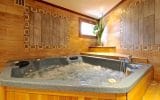 Chalet mitoyen avec jacuzzi, salle de sport, sauna – 5 chambres – 12 voyageurs – 300  m²