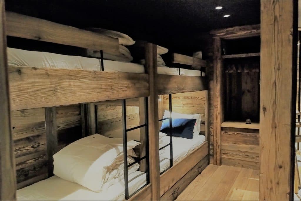 Chalet individuel avec piscine intérieure privée chauffée et sauna – 5 chambres – 14 voyageurs – 340 m²