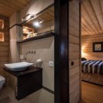 Chalet individuel avec jacuzzi extérieur, sauna, piscine extérieure privée chauffée (saison été)  – 6 chambres – 12 voyageurs – 400 m²