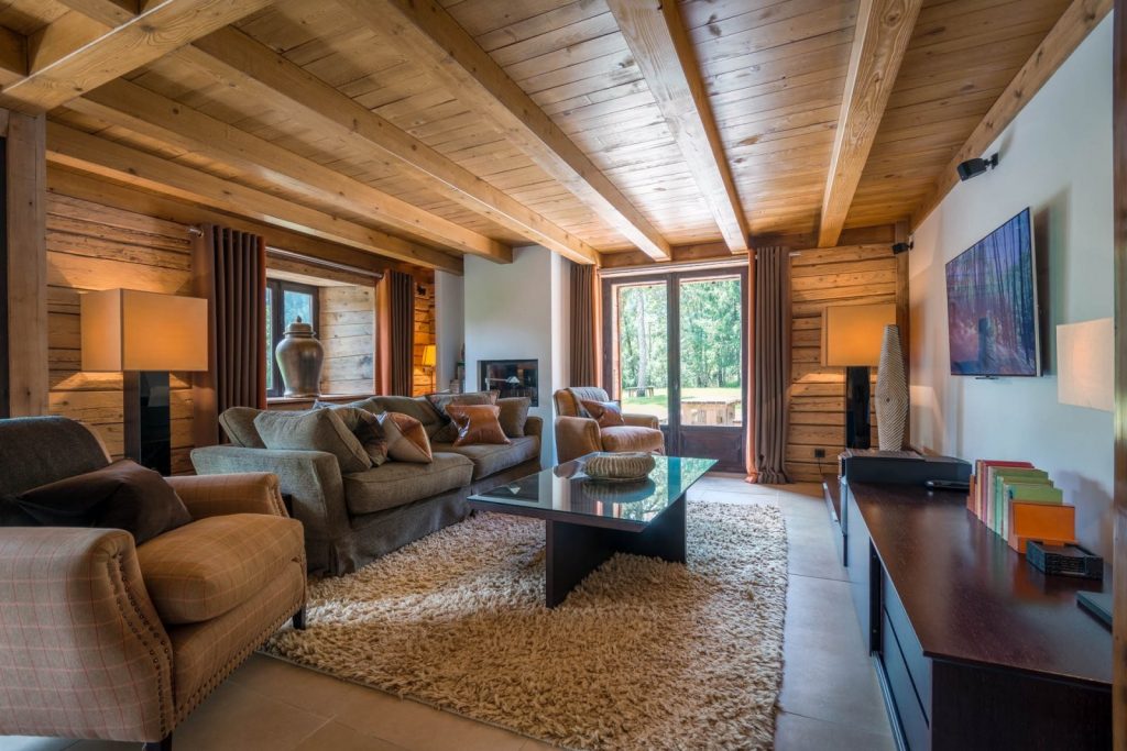 Chalet individuel avec jacuzzi extérieur, sauna, piscine extérieure privée chauffée (saison été)  – 6 chambres – 12 voyageurs – 400 m²