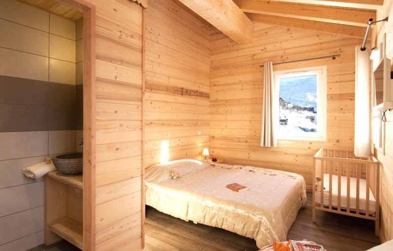 Chalet avec accès direct aux pistes de ski – 7 chambres – 14 voyageurs – 150 m²
