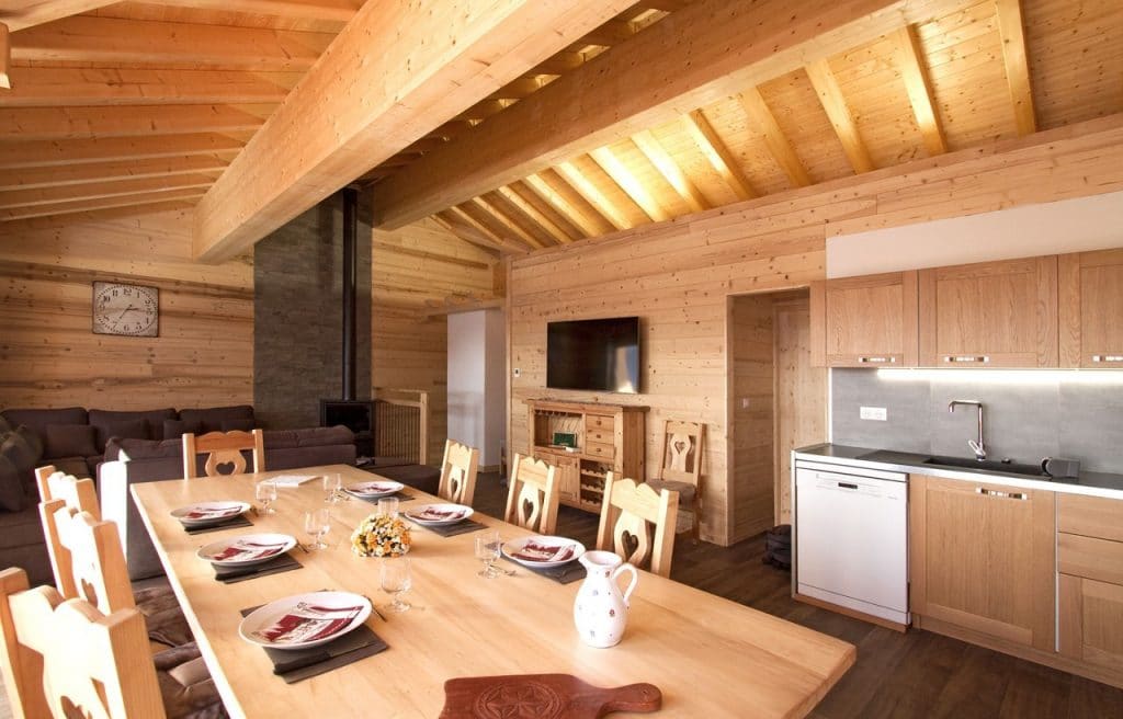 Chalet avec accès direct aux pistes de ski – 7 chambres – 14 voyageurs – 150 m²