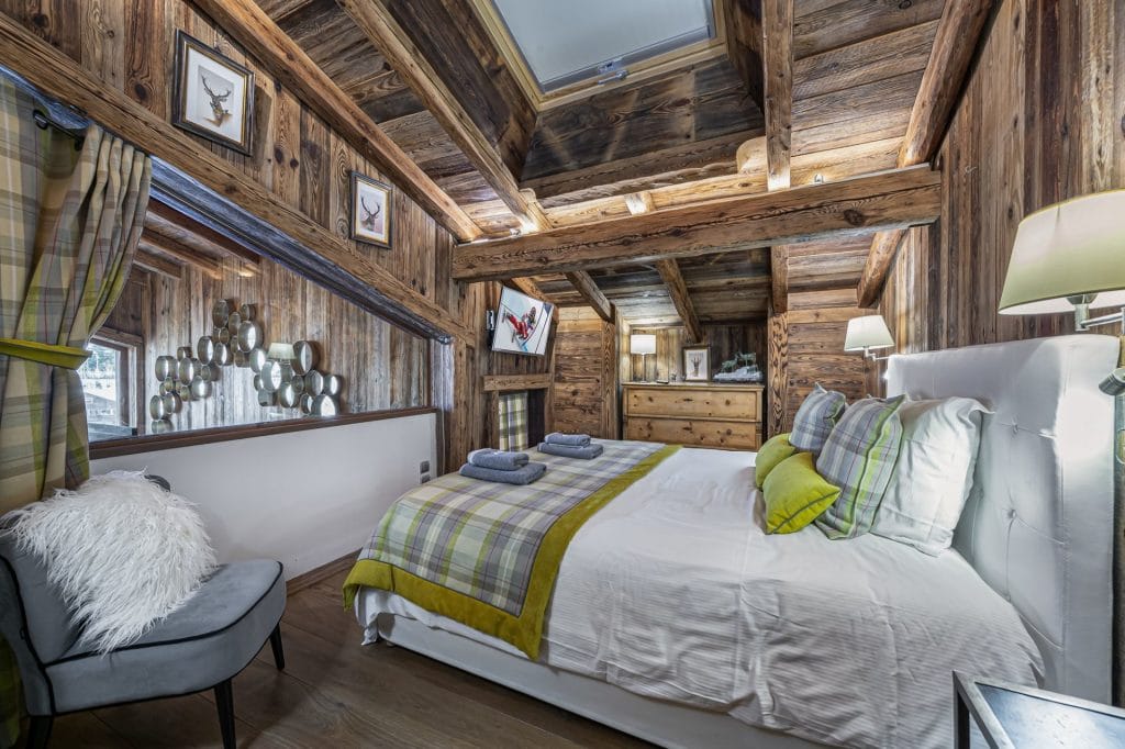 Luxueux chalet individuel avec piscine intérieure privée chauffée, sauna, salles de massage, de sport et de cinéma – 7 chambres – 13 voyageurs – 330 m²