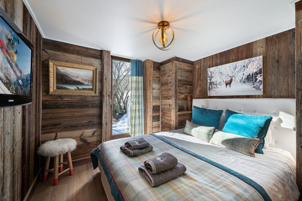 Luxueux chalet individuel avec piscine intérieure privée chauffée, sauna, salles de massage, de sport et de cinéma – 7 chambres – 13 voyageurs – 330 m²