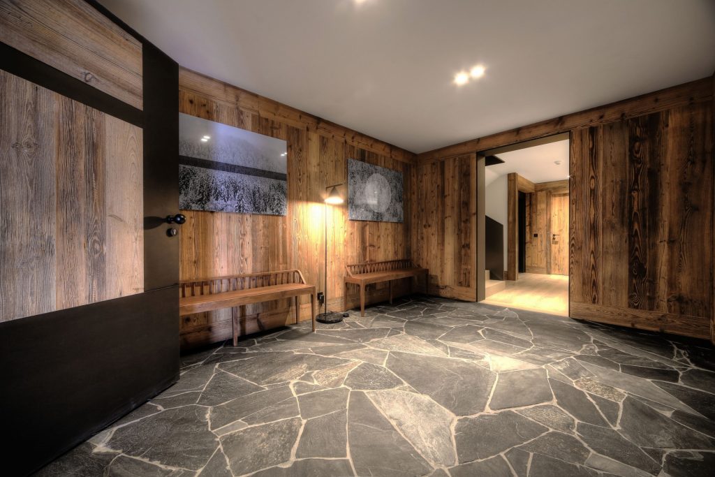 Chalet individuel avec hammam, jacuzzi intérieur, salles de massage, de sport, de cinéma et de jeux – 6 chambres – 16 voyageurs – 520 m²